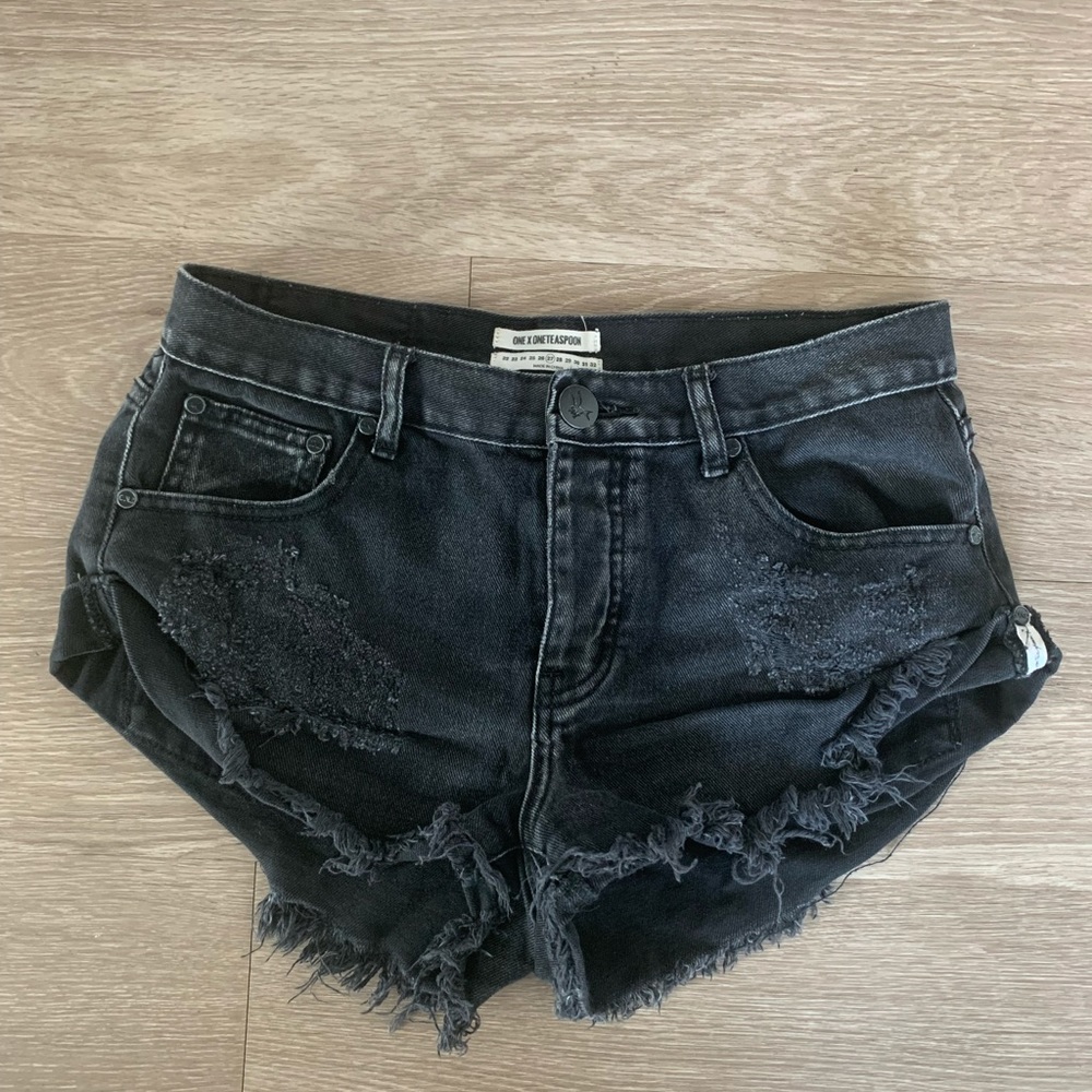One teaspoon black bandits shorts!